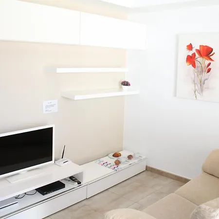 Betty * Cala'N Blanes (Menorca)