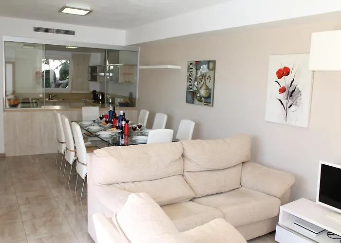 Betty * Cala'N Blanes (Menorca)